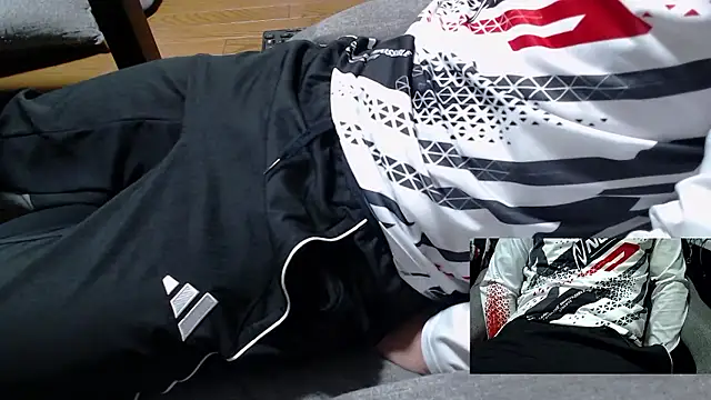 Snapshot of Yasu2000 chatting on 12-01-25, 07:20 Yasu2000 online show from 12-01-25, 07:20