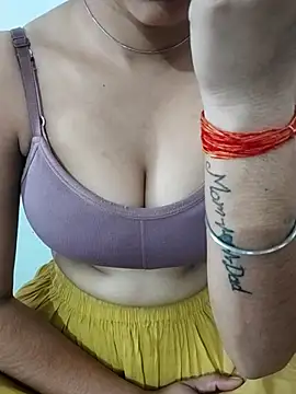 NAIRA5677 online show from 11-20-25, 06:03