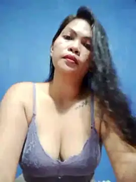 Snapshot of missluvv chatting on 04-12-26, 05:33 missluvv online show from 04-12-26, 05:33