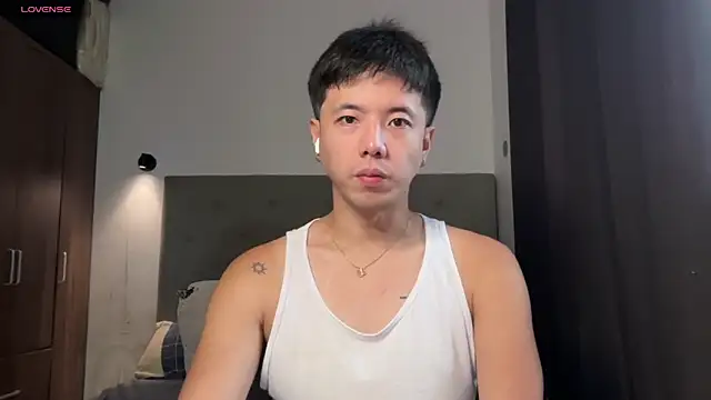Addictiveboi online show from 06-26-26, 02:39
