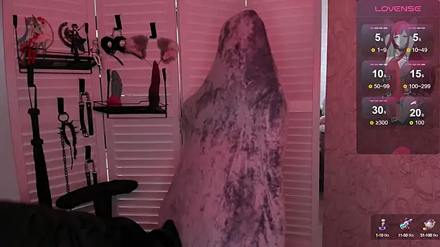 Snapshot of aestheticbeing chatting on 09-14-25, 12:05 aestheticbeing online show from 09-14-25, 12:05