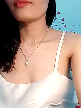 Snapshot of Hinna_x chatting on 06-22-26, 01:44 Hinna x online show from 06-22-26, 01:44