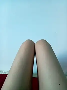 Snapshot of Hinna_x chatting on 06-15-26, 01:28 Hinna x online show from 06-15-26, 01:28