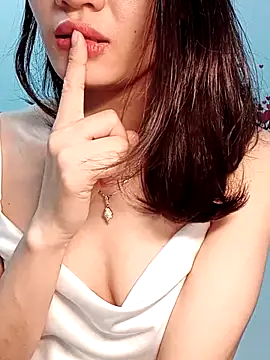 Hinna x online show from 04-14-26, 02:16