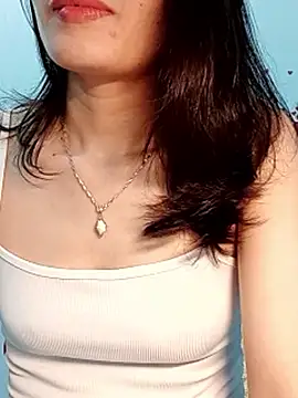Snapshot of Hinna_x chatting on 04-17-26, 09:45 Hinna x online show from 04-17-26, 09:45