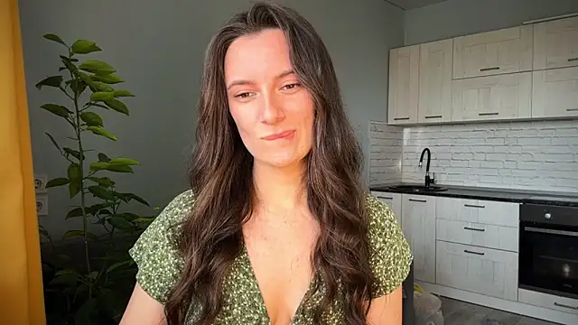 Luna Raee online show from 09-25-25, 07:03