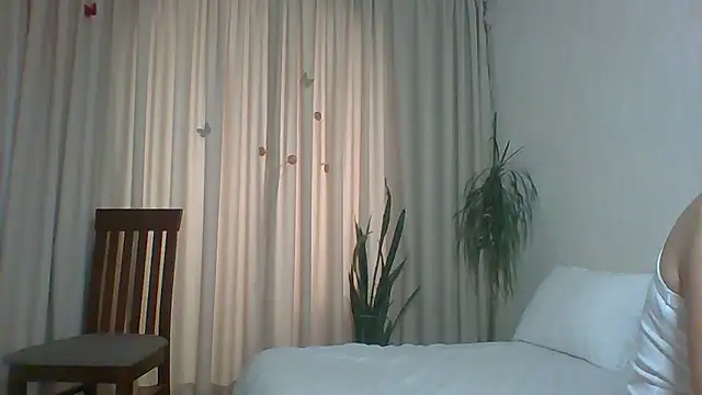 Marellaa online show from 11-27-25, 06:25