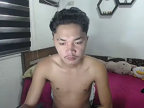 Snapshot of Asian_cummer08 chatting on 06-18-26, 02:43 Asian cummer08 online show from 06-18-26, 02:43