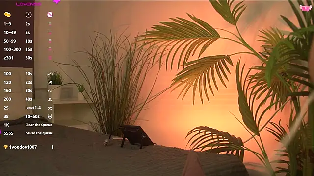 Snapshot of livia_starwars chatting on 10-13-25, 09:38 livia starwars online show from 10-13-25, 09:38