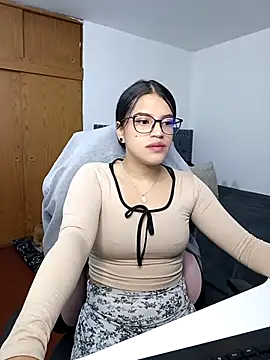 asumi 18 online show from 09-17-25, 10:39