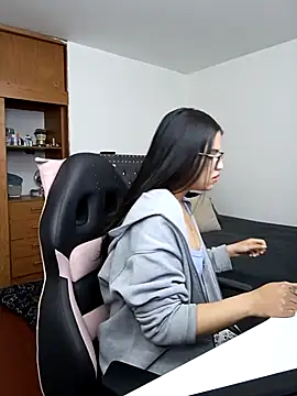 asumi 18 online show from 09-24-25, 01:50