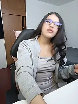 asumi 18 online show from 10-20-25, 01:11