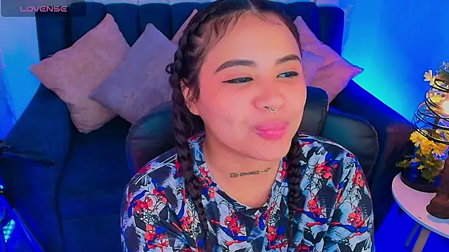 nicemiiaa7  online show from 09-26-25, 03:13