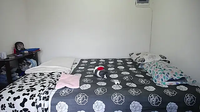 Candy Grey28 online show from 11-08-25, 11:47