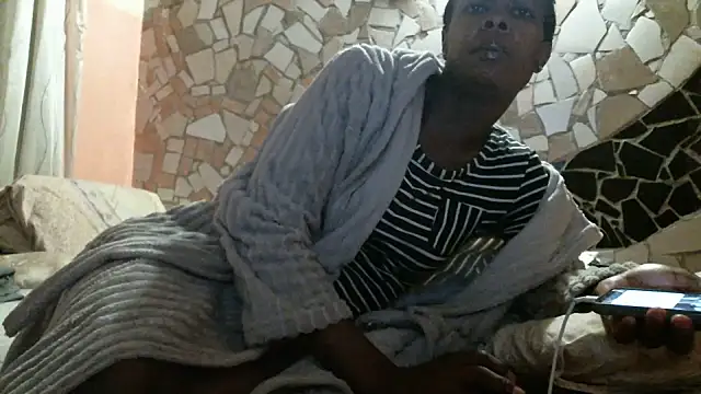 Snapshot of Pretty_miss_devilxxx35 chatting on 05-21-26, 03:42 Pretty miss devilxxx35 online show from 05-21-26, 03:42