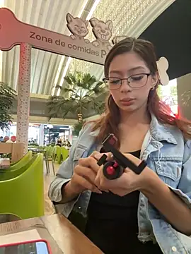 Snapshot of Melody-baby chatting on 11-16-25, 12:04 Melody-baby online show from 11-16-25, 12:04