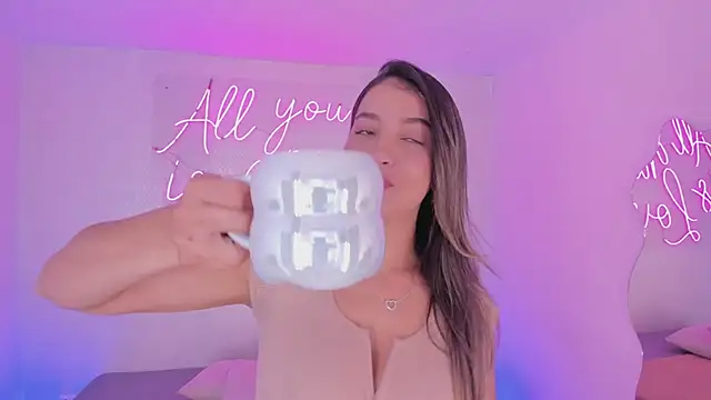 aleksandramiller  online show from 04-07-26, 12:40