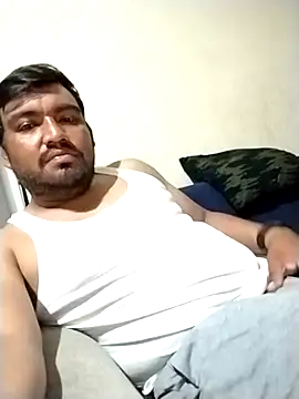 Snapshot of yisus1428 chatting on 09-14-25, 06:03 yisus1428 online show from 09-14-25, 06:03