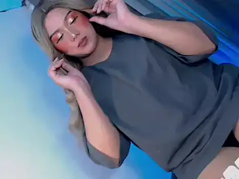 Snapshot of Sweet_angelinax chatting on 07-15-26, 11:28 Sweet angelinax online show from 07-15-26, 11:28
