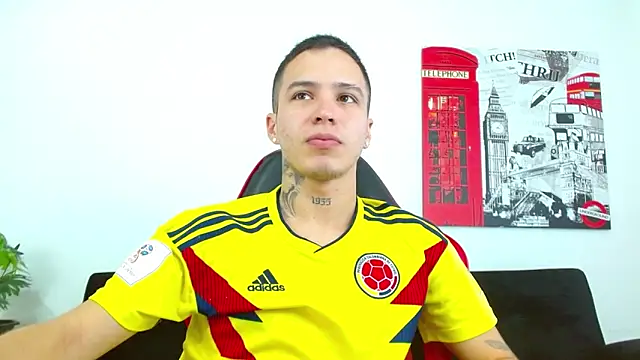 Cumandres18 online show from 06-27-26, 03:29
