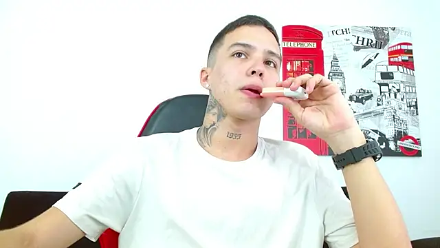 Cumandres18 online show from 07-18-26, 02:14