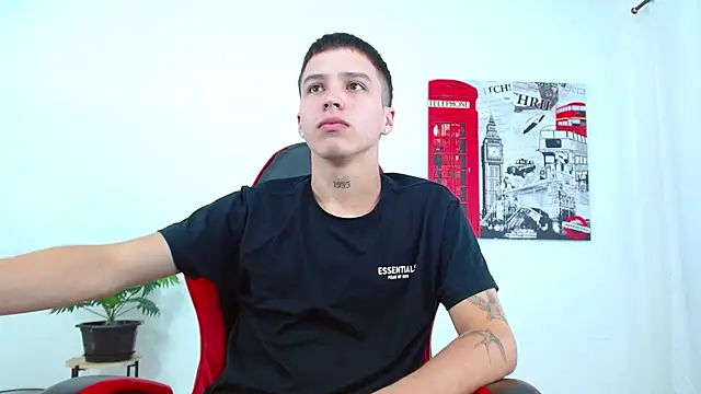 Cumandres18 online show from 11-05-25, 01:58