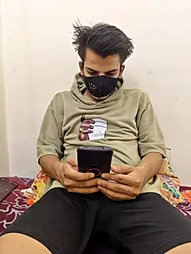 Snapshot of KaranSingh0m chatting on 06-10-26, 09:54 KaranSingh0m online show from 06-10-26, 09:54