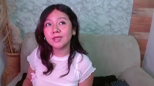 Snapshot of catalina_santana20 chatting on 10-12-25, 02:18 catalina santana20 online show from 10-12-25, 02:18