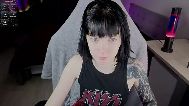 HazelTompson online show from 03-01-26, 10:37