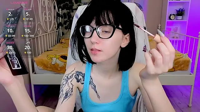 HazelTompson online show from 09-14-25, 03:34