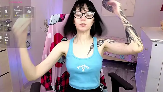 HazelTompson online show from 09-28-25, 10:11