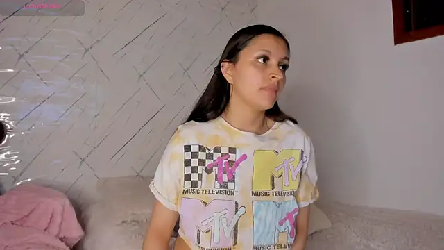 Snapshot of sam_as_ chatting on 02-16-26, 02:32 sam as online show from 02-16-26, 02:32