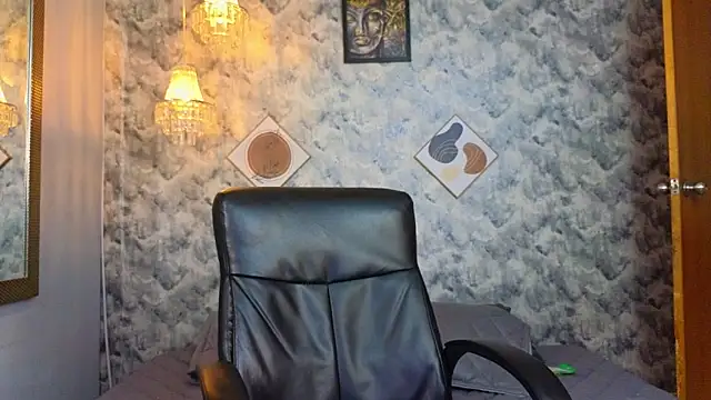 Apolo rousse1 online show from 12-18-25, 08:34