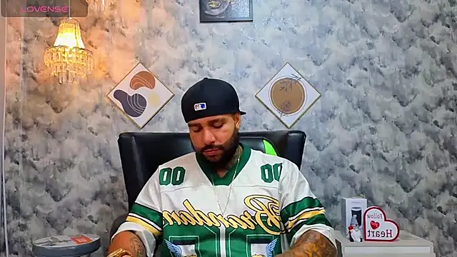 Snapshot of Apolo_rousse1 chatting on 02-25-26, 10:20 Apolo rousse1 online show from 02-25-26, 10:20