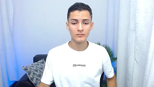 Matiius18 online show from 10-23-25, 01:43