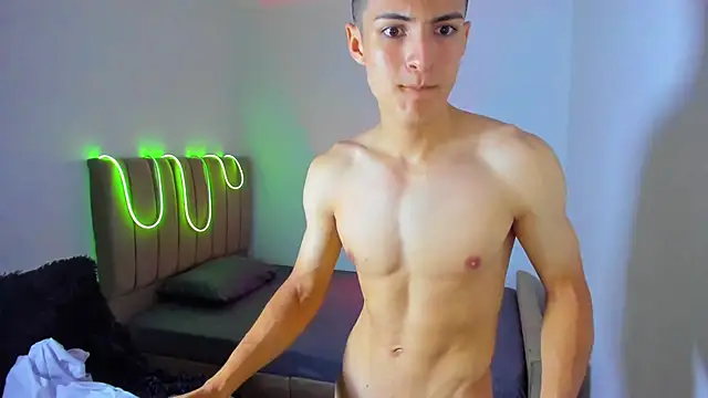 Matiius18 online show from 06-24-26, 02:26