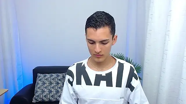 Snapshot of Matiius18 chatting on 10-07-25, 01:45 Matiius18 online show from 10-07-25, 01:45