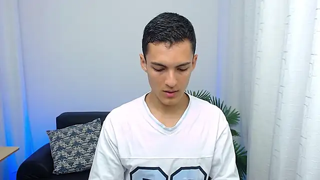 Snapshot of Matiius18 chatting on 10-03-25, 02:40 Matiius18 online show from 10-03-25, 02:40