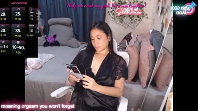 Shiawase1125 online show from 10-25-25, 02:00