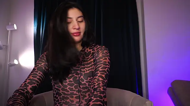 Auralea online show from 12-05-25, 04:11