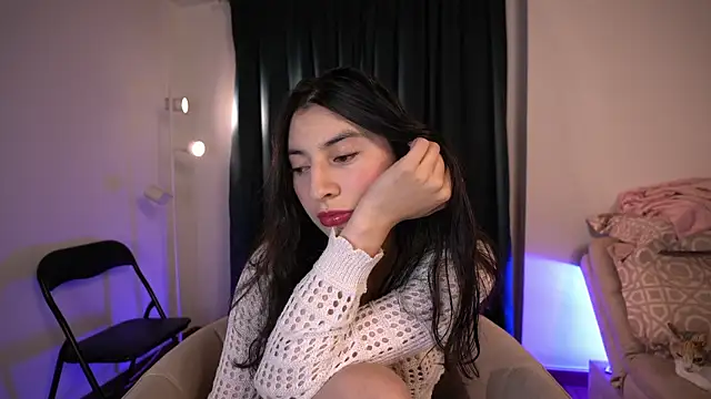 Snapshot of Auralea chatting on 06-03-26, 04:24 Auralea online show from 06-03-26, 04:24