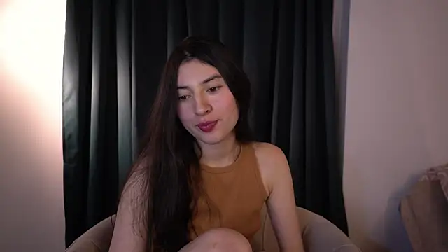 Snapshot of Auralea chatting on 06-25-26, 05:12 Auralea online show from 06-25-26, 05:12