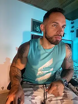 Snapshot of mason_fit chatting on 10-08-25, 04:40 mason fit online show from 10-08-25, 04:40