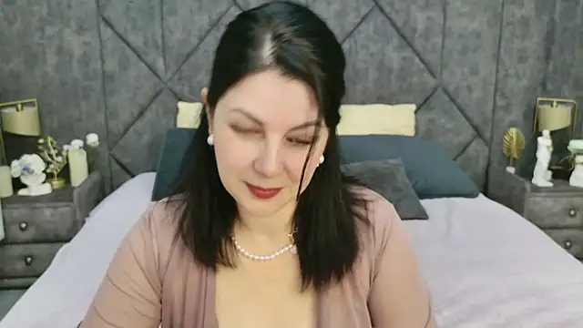 Nina Stane online show from 10-07-25, 05:08