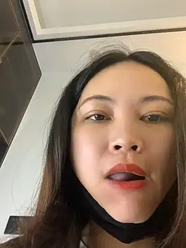 Snapshot of zhizhinaigai chatting on 06-05-26, 03:33 zhizhinaigai online show from 06-05-26, 03:33