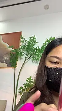 zhizhinaigai online show from 11-28-25, 04:23