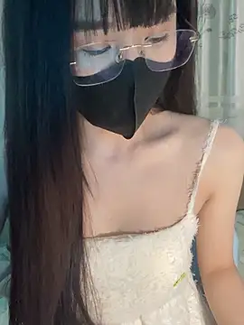 Dior baby online show from 11-29-25, 04:12