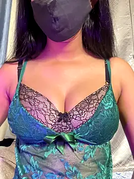 Snapshot of Neha18 chatting on 09-22-25, 09:04 Neha18 online show from 09-22-25, 09:04