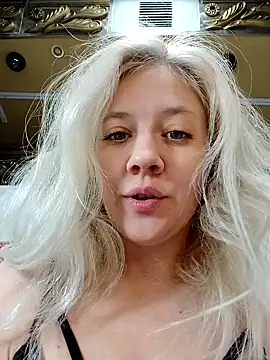 Snapshot of HeronDenni chatting on 12-05-25, 12:54 HeronDenni online show from 12-05-25, 12:54