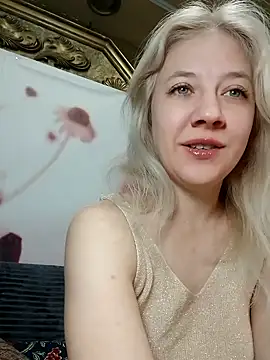 Snapshot of HeronDenni chatting on 12-19-25, 12:58 HeronDenni online show from 12-19-25, 12:58